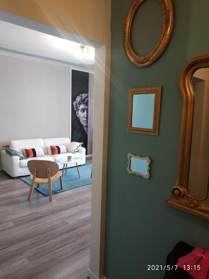 Aurora Flowers - Two Rooms And Free Parking Near Center And Train Station Módena Exterior foto