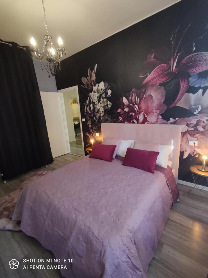 Aurora Flowers - Two Rooms And Free Parking Near Center And Train Station Módena Exterior foto