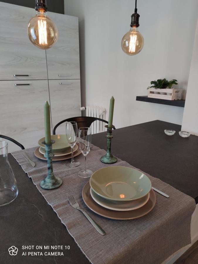 Aurora Flowers - Two Rooms And Free Parking Near Center And Train Station Módena Exterior foto