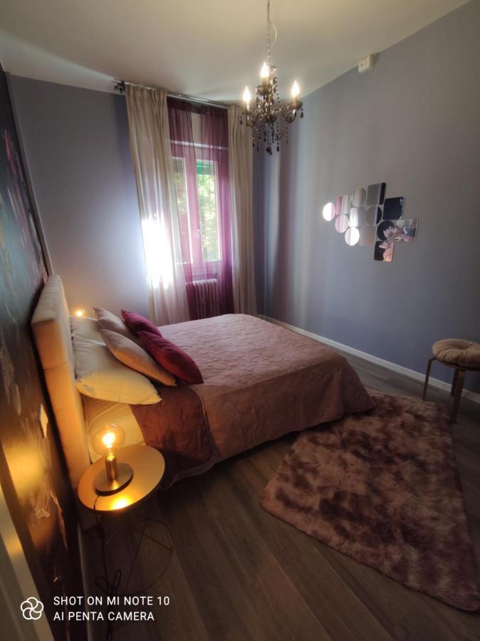 Aurora Flowers - Two Rooms And Free Parking Near Center And Train Station Módena Exterior foto
