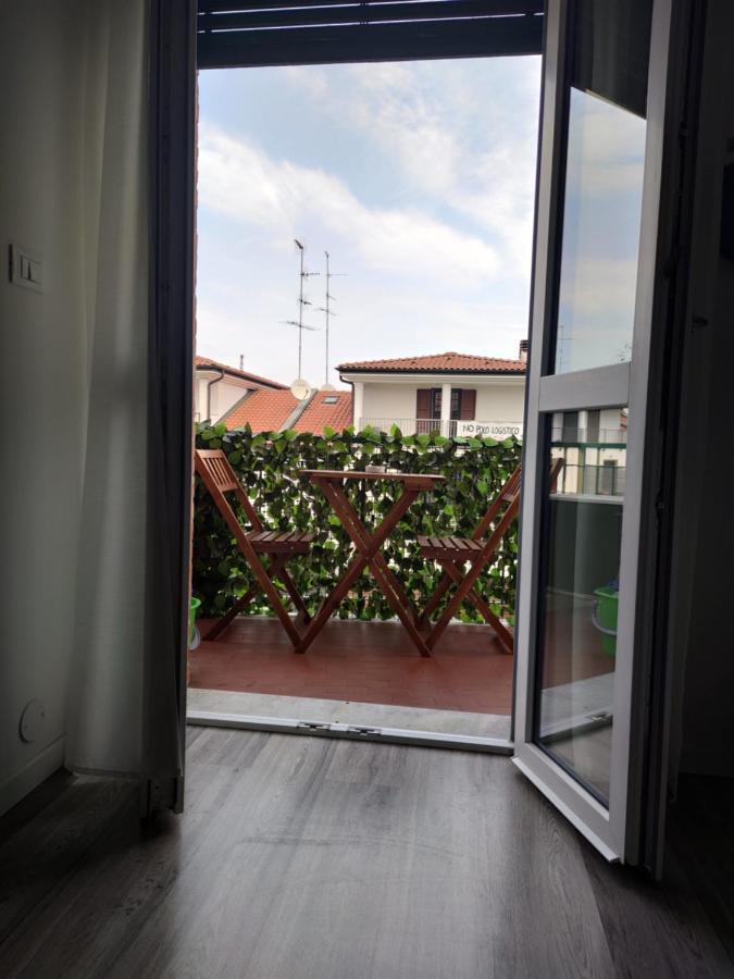 Aurora Flowers - Two Rooms And Free Parking Near Center And Train Station Módena Exterior foto