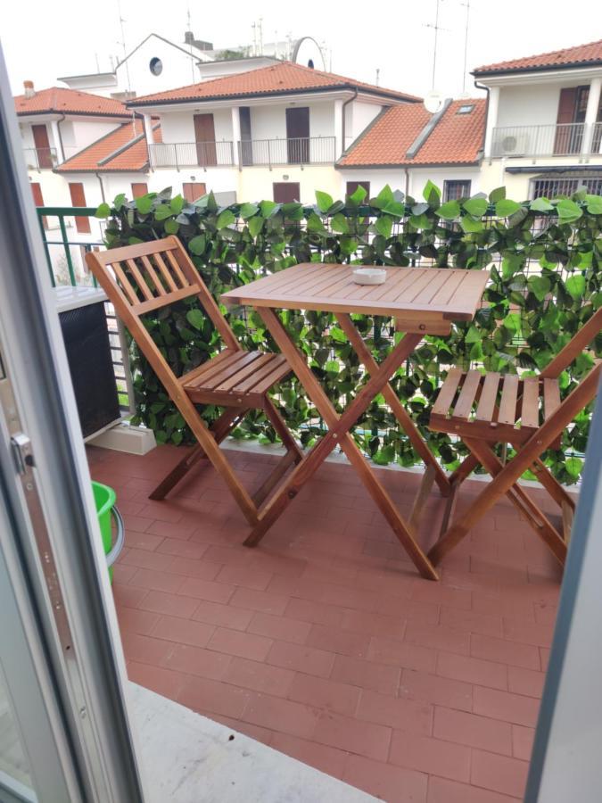 Aurora Flowers - Two Rooms And Free Parking Near Center And Train Station Módena Exterior foto