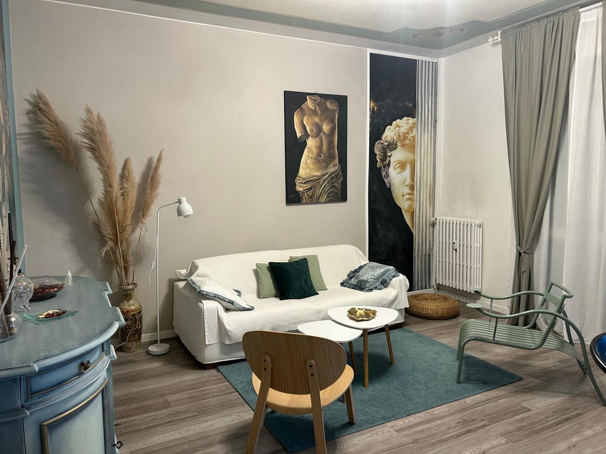 Aurora Flowers - Two Rooms And Free Parking Near Center And Train Station Módena Exterior foto